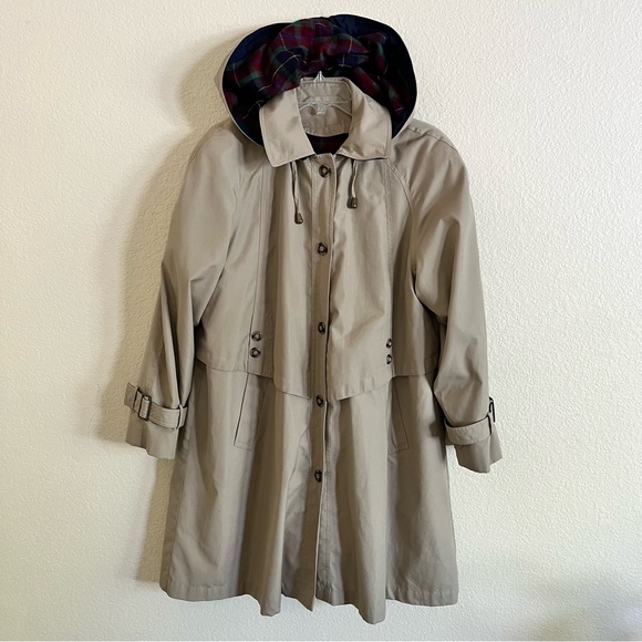 London Fog Jackets & Blazers - London Fog Raincoat Misty Harbor Original Women 10 Detachable Hood Trench Coat